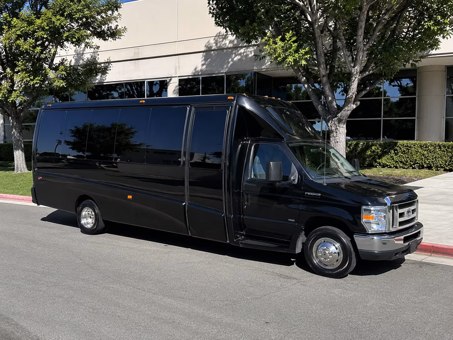 brooklyn new years eve party bus rental